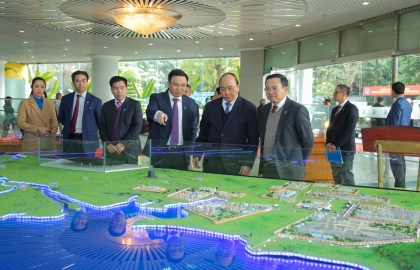 Thủ tướng Nguyễn Xuân Phúc: Petrovietnam trong khó khăn càng vững vàng, trước thử thách càng bản lĩnh